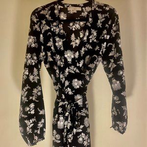 LOFT MIDI LONG SLEEVE FLORAL WRAP DRESS SIZE 8- BLACK/WHITE